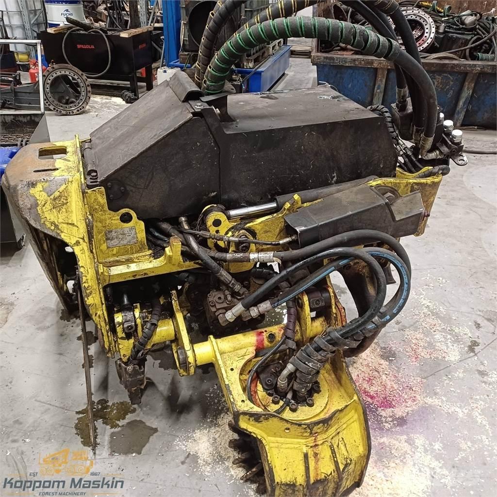 John Deere 415 Harvester heads