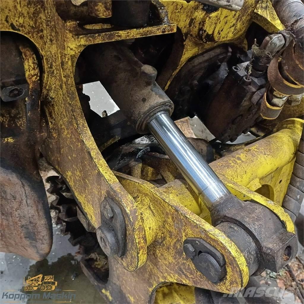 John Deere 415 Harvester heads