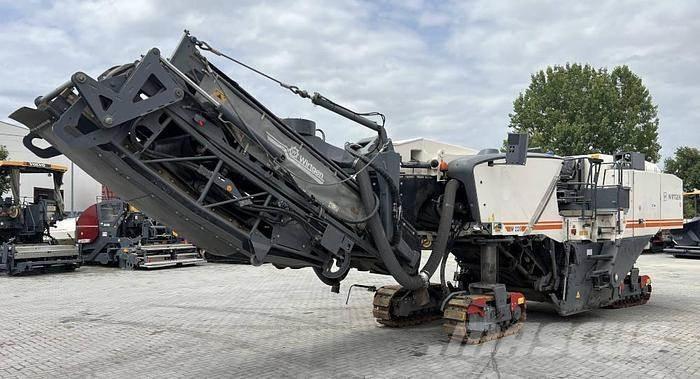Wirtgen W 220 Asphalt cold milling machines