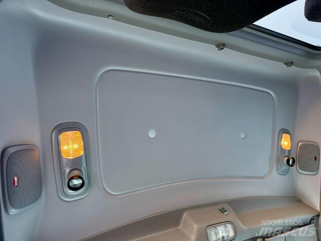 Peterbilt 389 Tractor Units