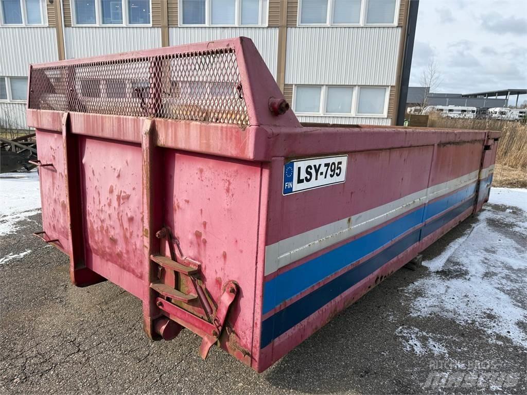 Sisu R500 8X2 Cable lift demountable trucks