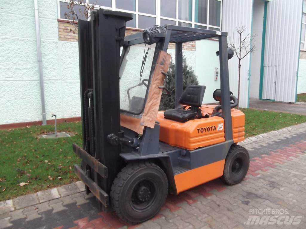 Toyota 5 FD 20 Diesel trucks