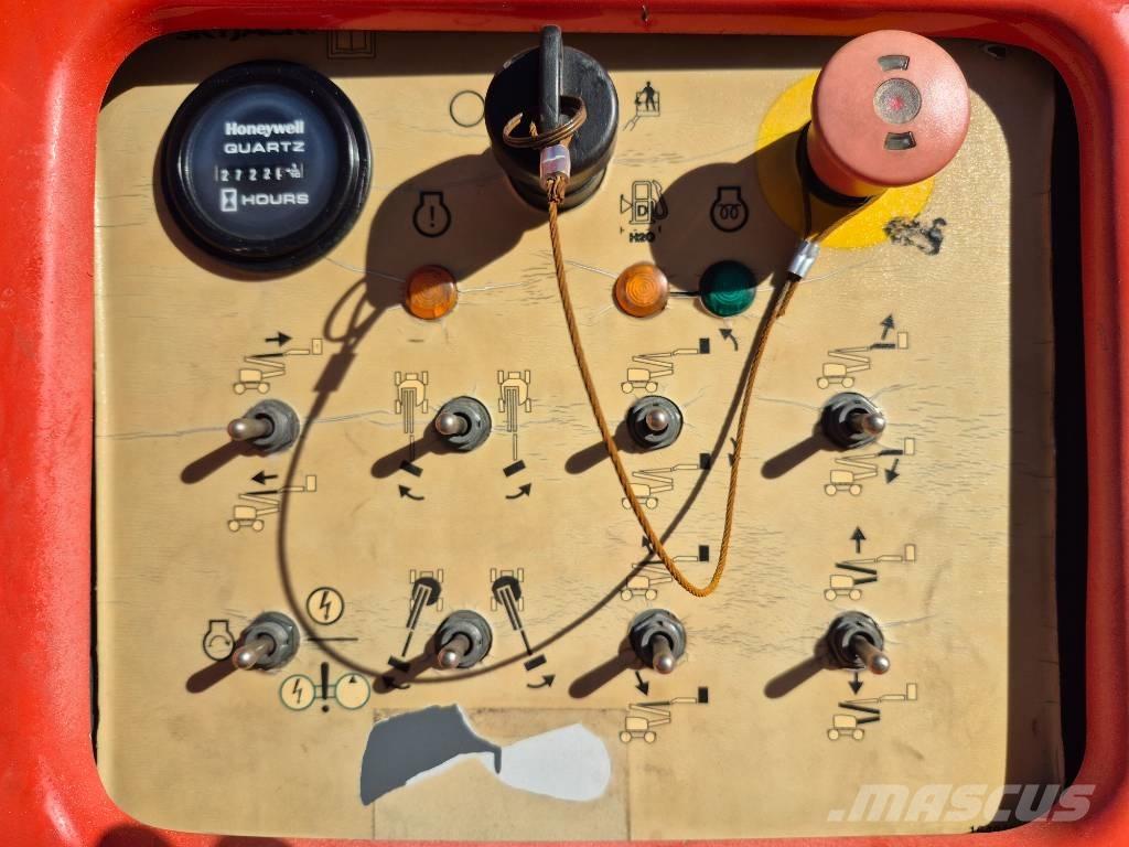 SkyJack SJ 63 AJ Articulated boom lifts