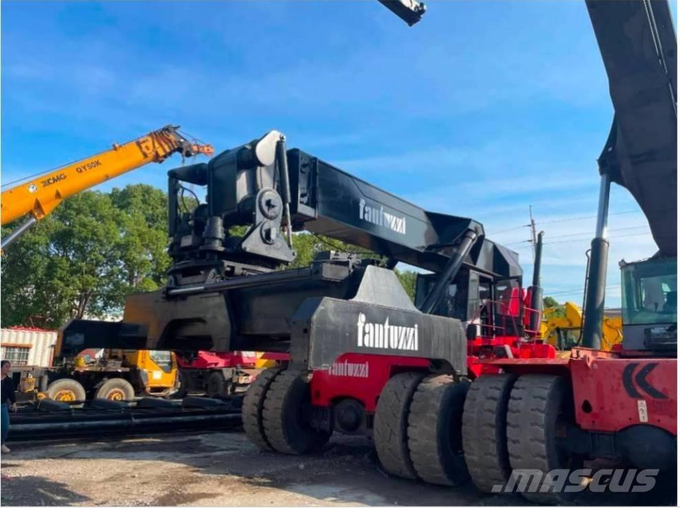 Fantuzzi CS 45 KM Reachstackers