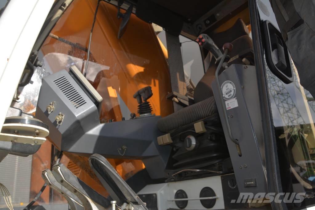 Liebherr HS 845 HD Tracked cranes