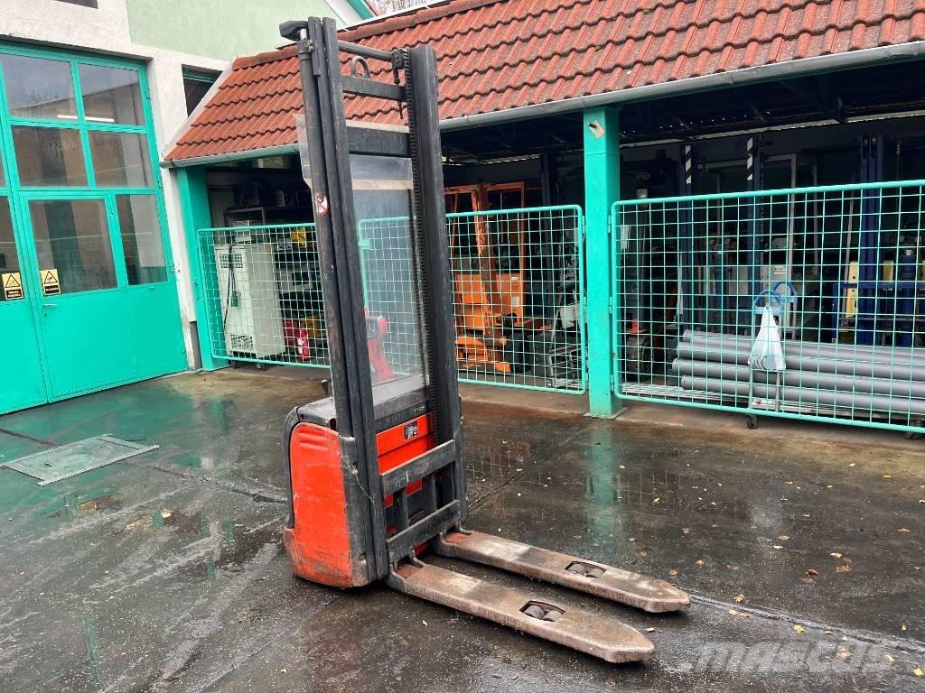 Linde L12 /379/  V-4229 Self propelled stackers