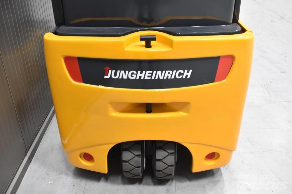 Jungheinrich EFG 220 Electric forklift trucks