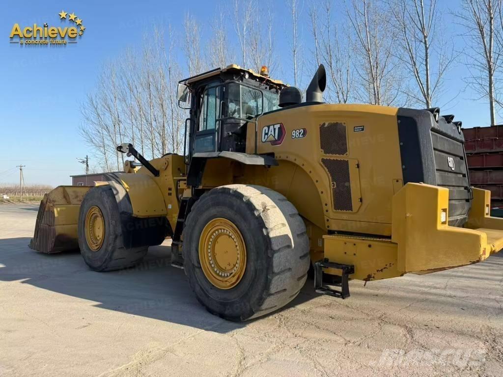 CAT 982 Wheel loaders