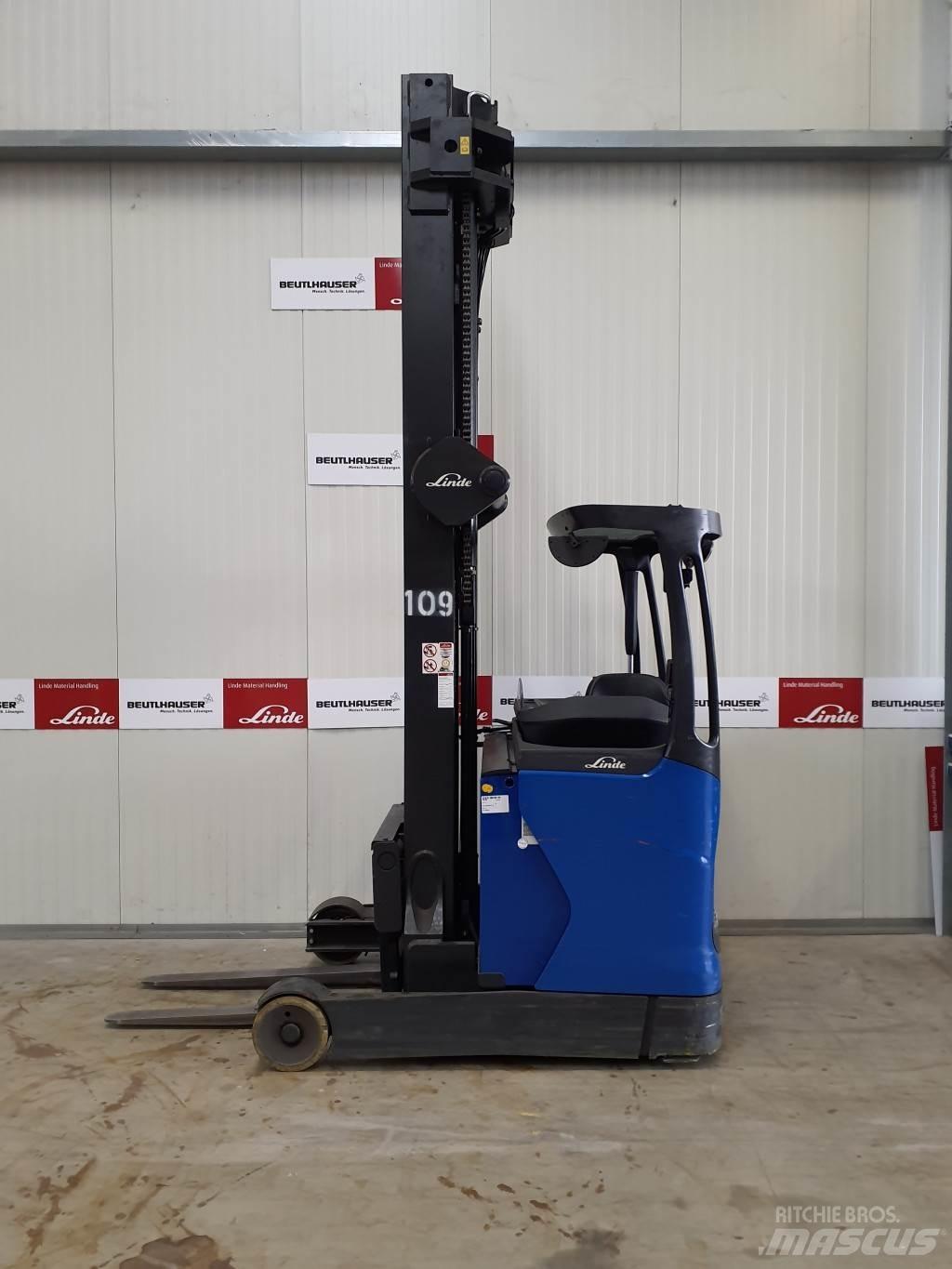 Linde R16HD Reach trucks
