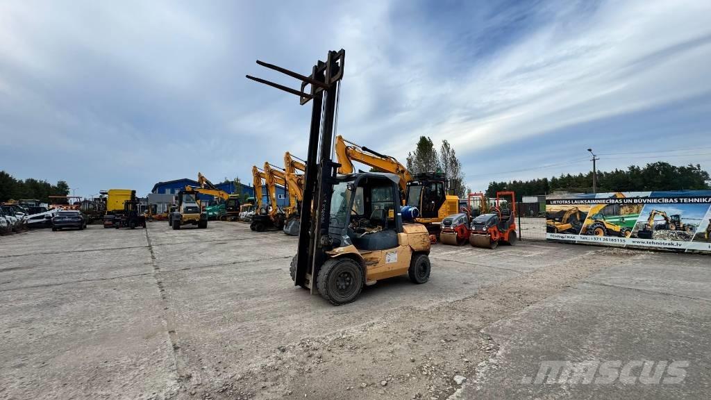 Toyota 02-7 FD 40 LPG trucks