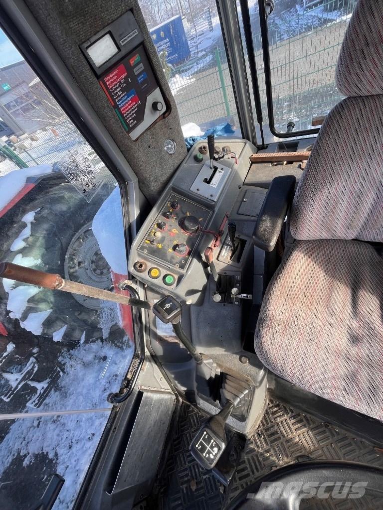 Massey Ferguson 3690 Tractors
