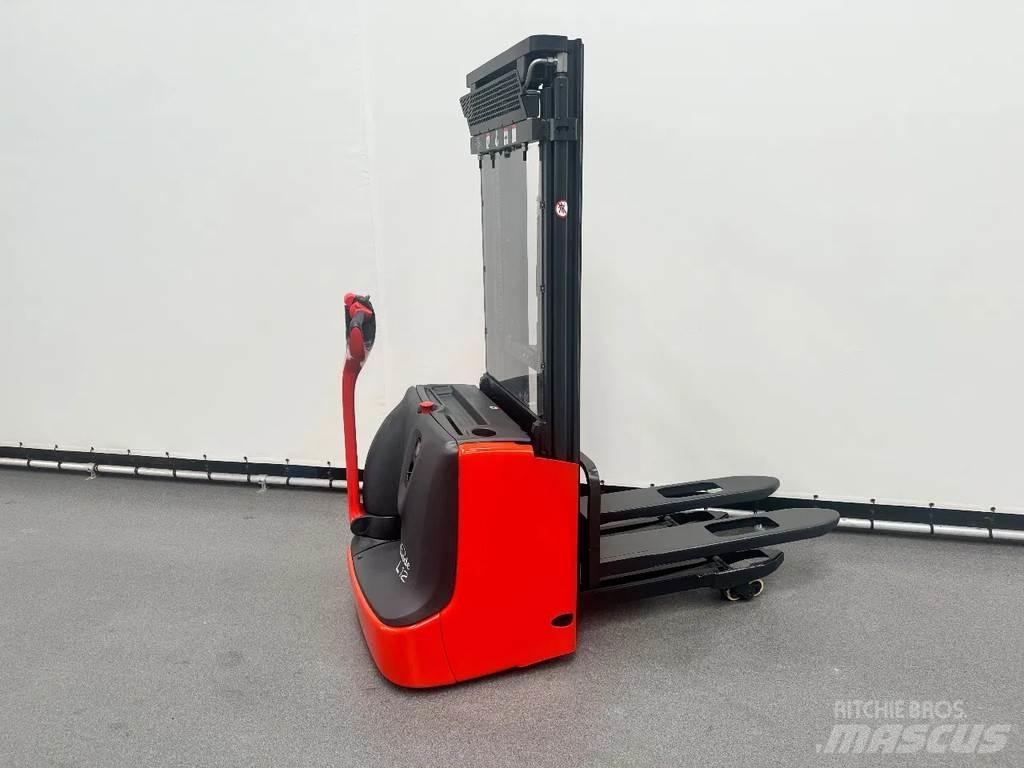Linde L 12 l Pedestrian stacker