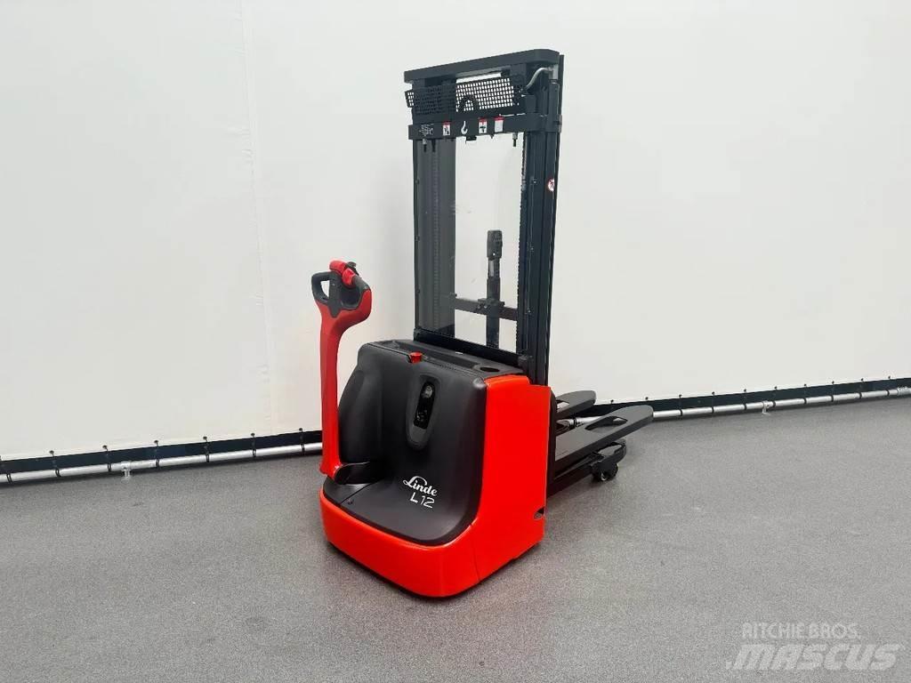 Linde L 12 l Pedestrian stacker