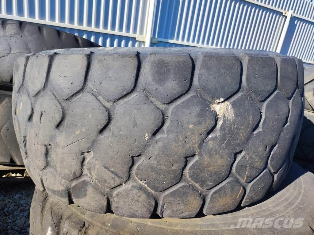  23.5 R25 TYERS Tyres, wheels and rims