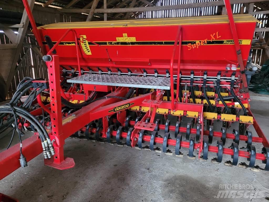 Väderstad Rapid400C Drills