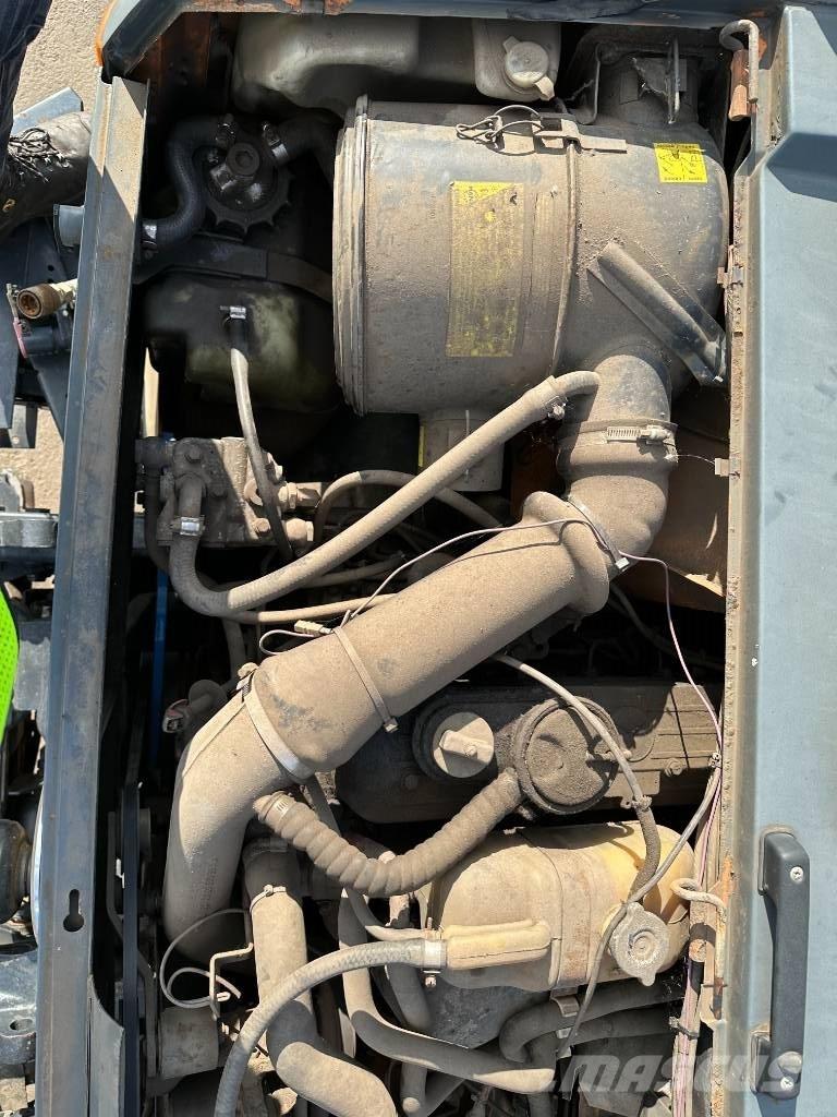 Unimog U 1400 Tractor Units
