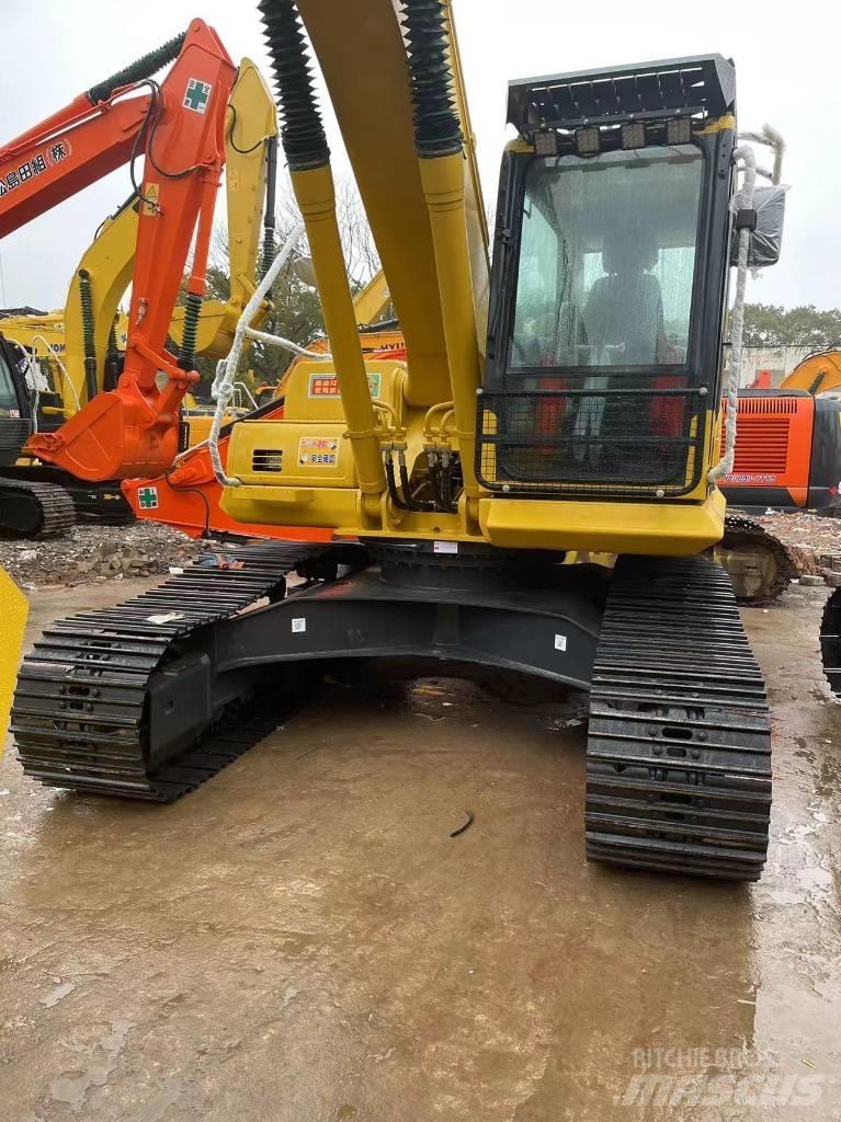 Komatsu PC 220-8 Crawler excavators