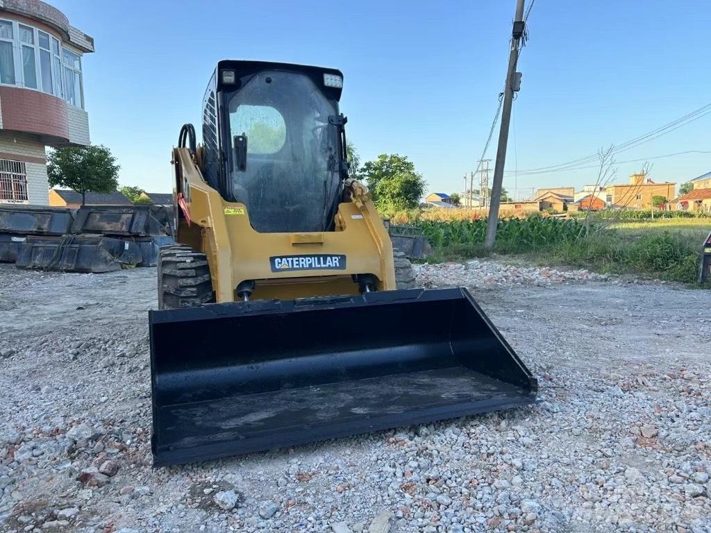 CAT 246 C Skid steer loaders