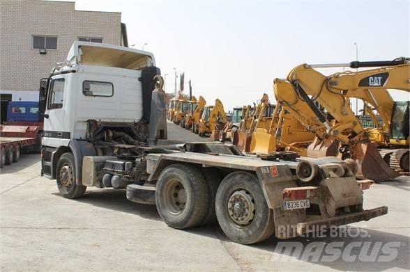 Mercedes-Benz 2531 Container Frame trucks