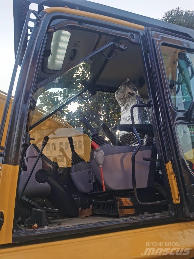 Komatsu PC 210-8 Crawler excavators