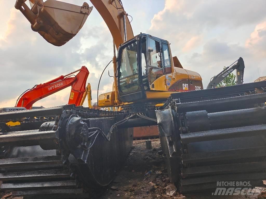 CAT 320 C Amphibious Excavators
