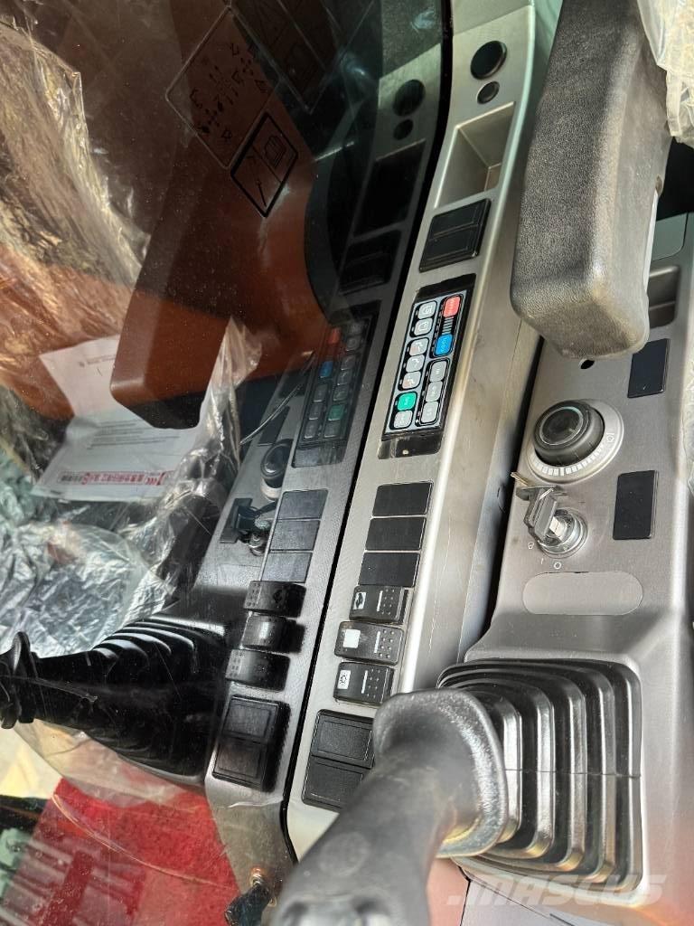 Doosan DX 225 Crawler excavators