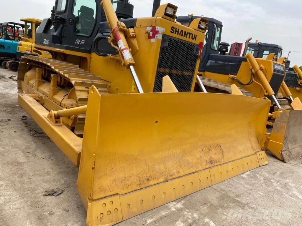 Shantui SD 16 Crawler dozers