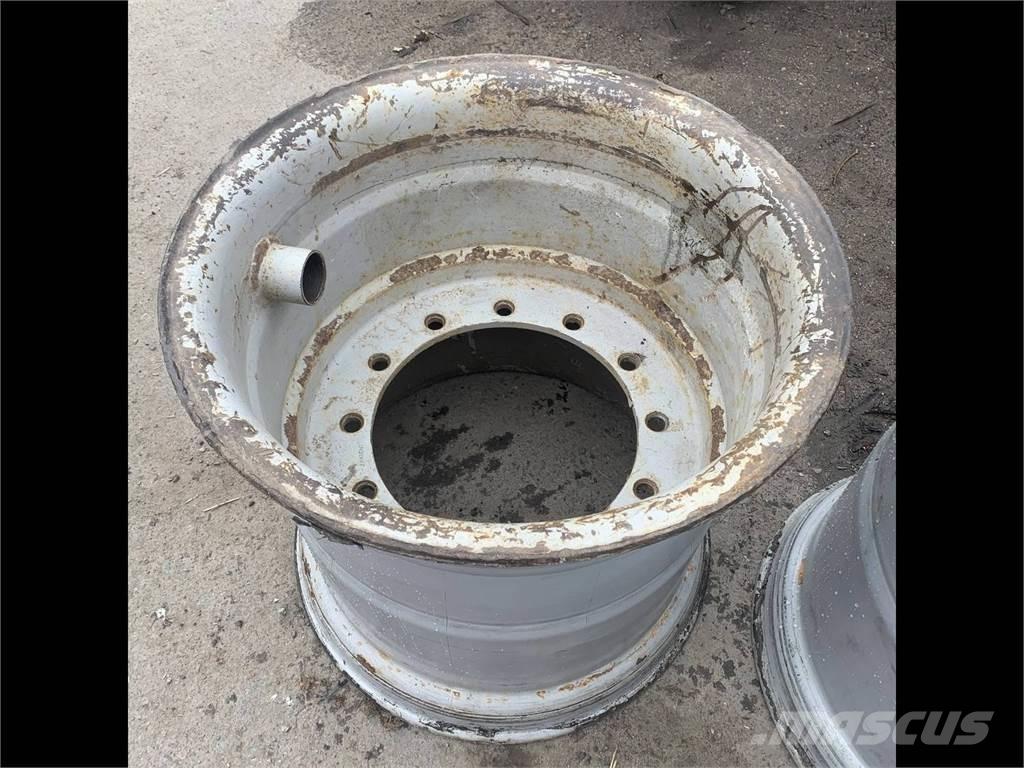 Gremo 1350 24x26,5 Tyres, wheels and rims