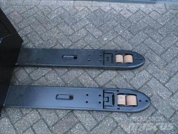 Toyota LPE 250 Low lifter with platform