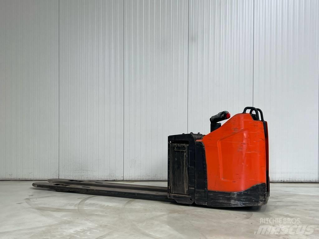 BT LPE250 Low lifter with platform
