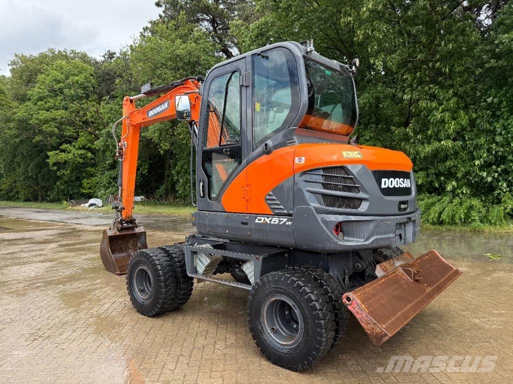 Doosan DX 57 W Wheeled excavators