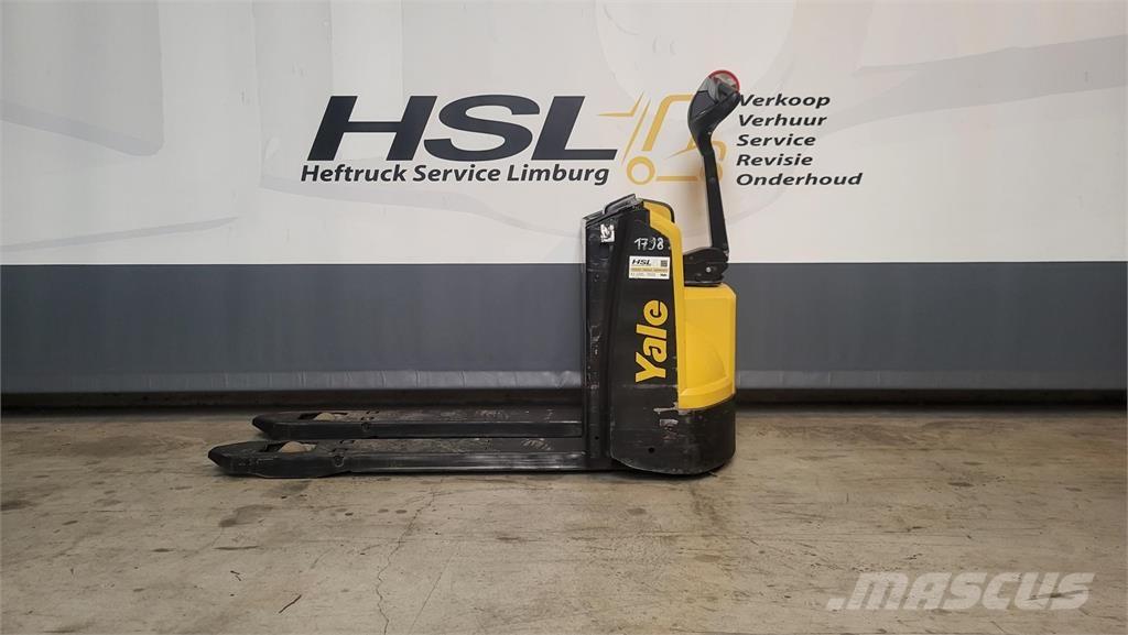 Yale MP16 Pedestrian stacker