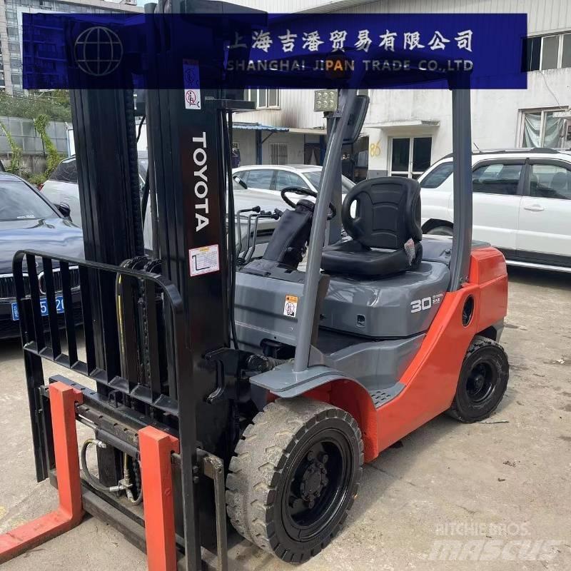 Toyota 8 FD 30 Diesel trucks