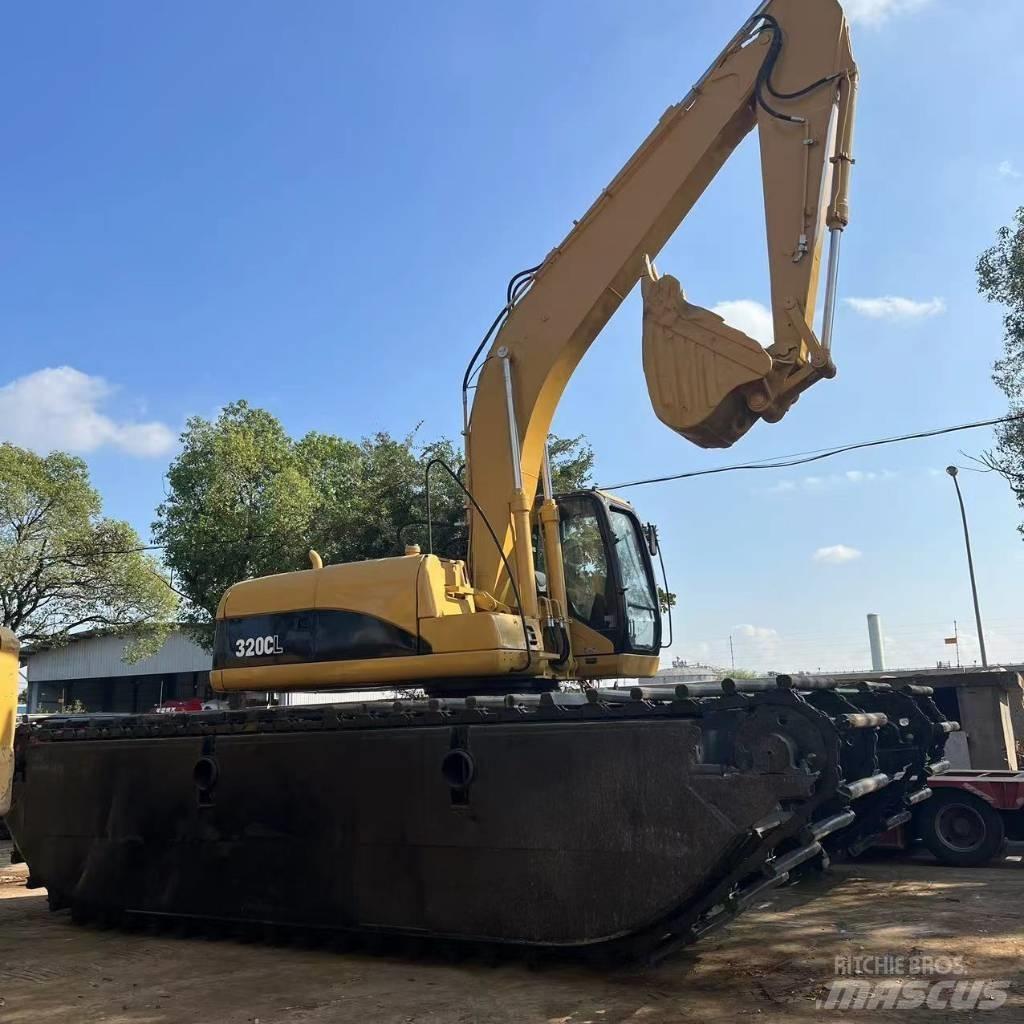 CAT 320 C Amphibious Excavators