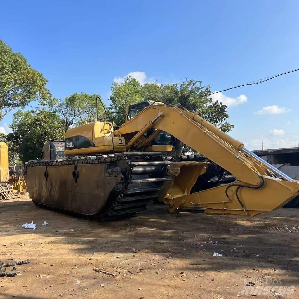 CAT 320 C Amphibious Excavators
