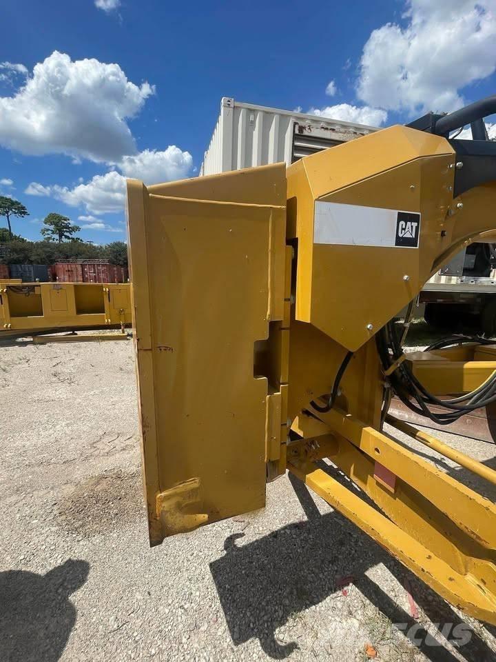 CAT 140 M 2 Graders