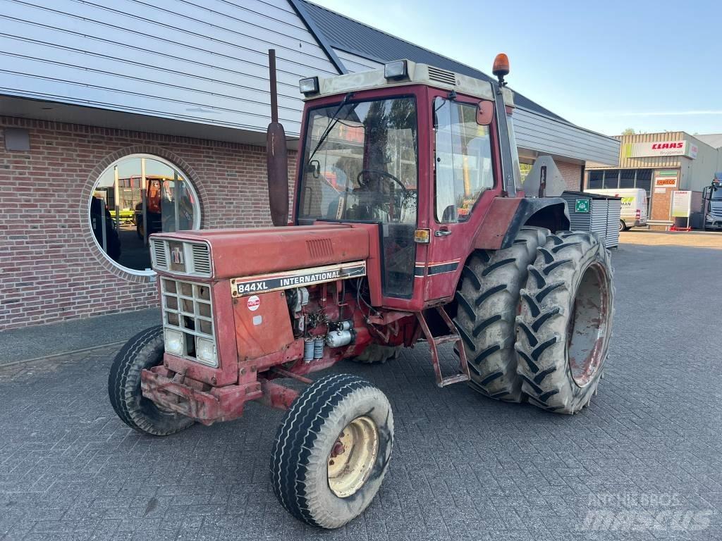 International 844xl Tractors