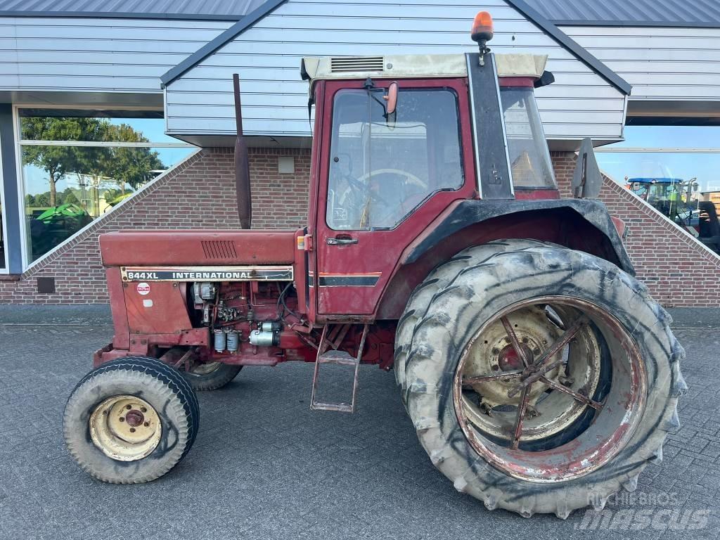 International 844xl Tractors