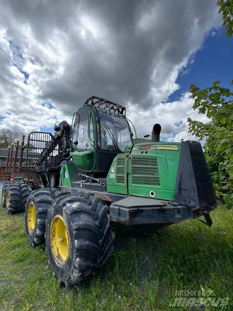 John Deere 1210 E Forwarders