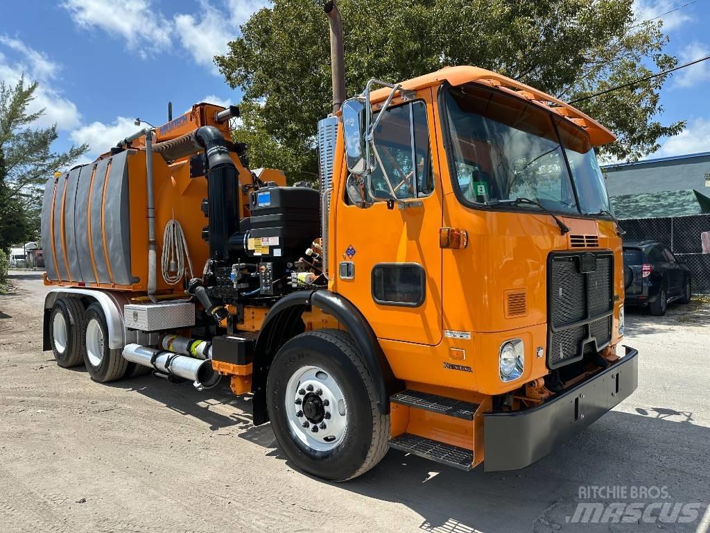 Autocar WX64 Combi / vacuum trucks