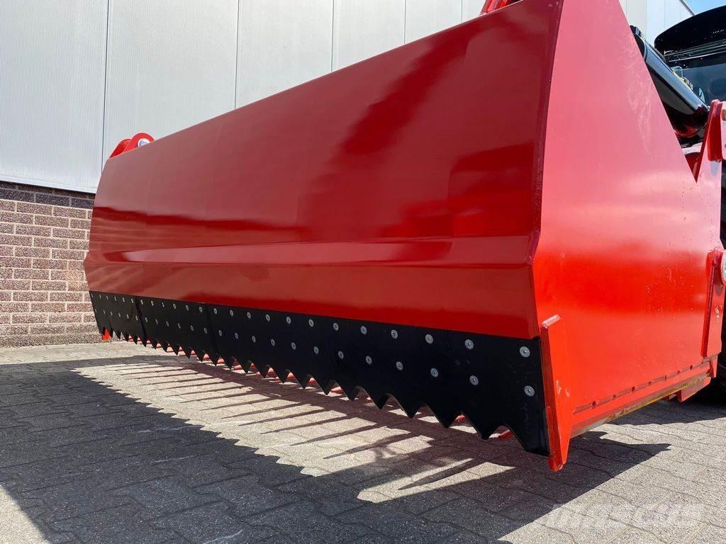 Manitou AP NP2400 Buckets