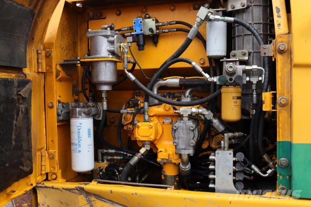 CAT 323 D Crawler excavators