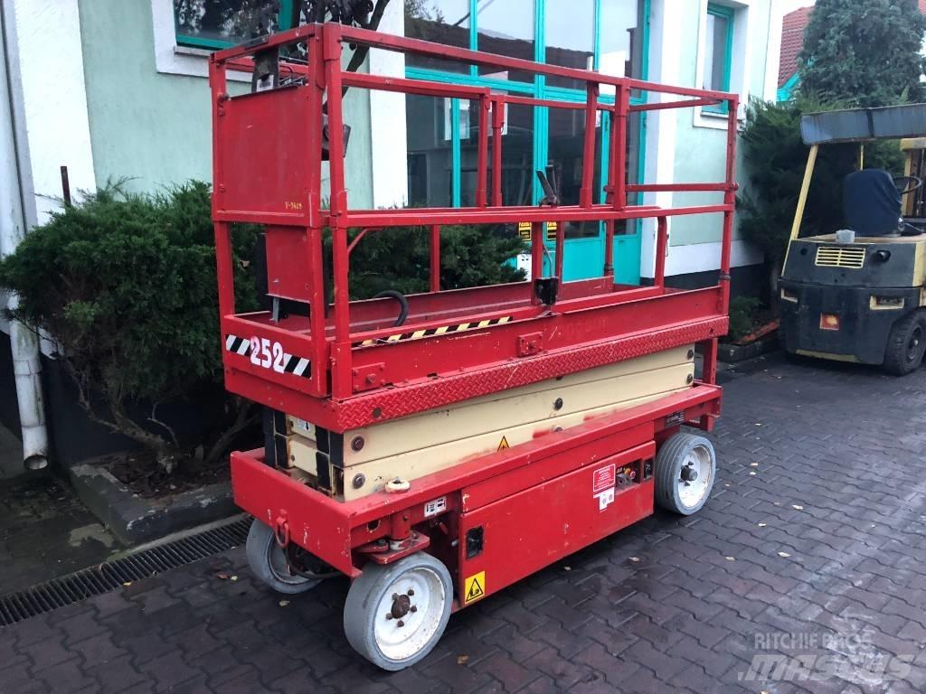 JLG 2030 F3    V-3409 Vertical mast lifts