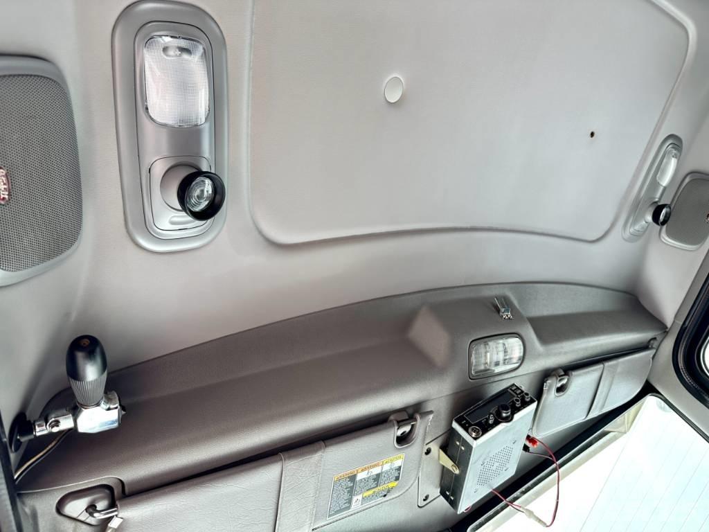 Peterbilt 389 Tractor Units