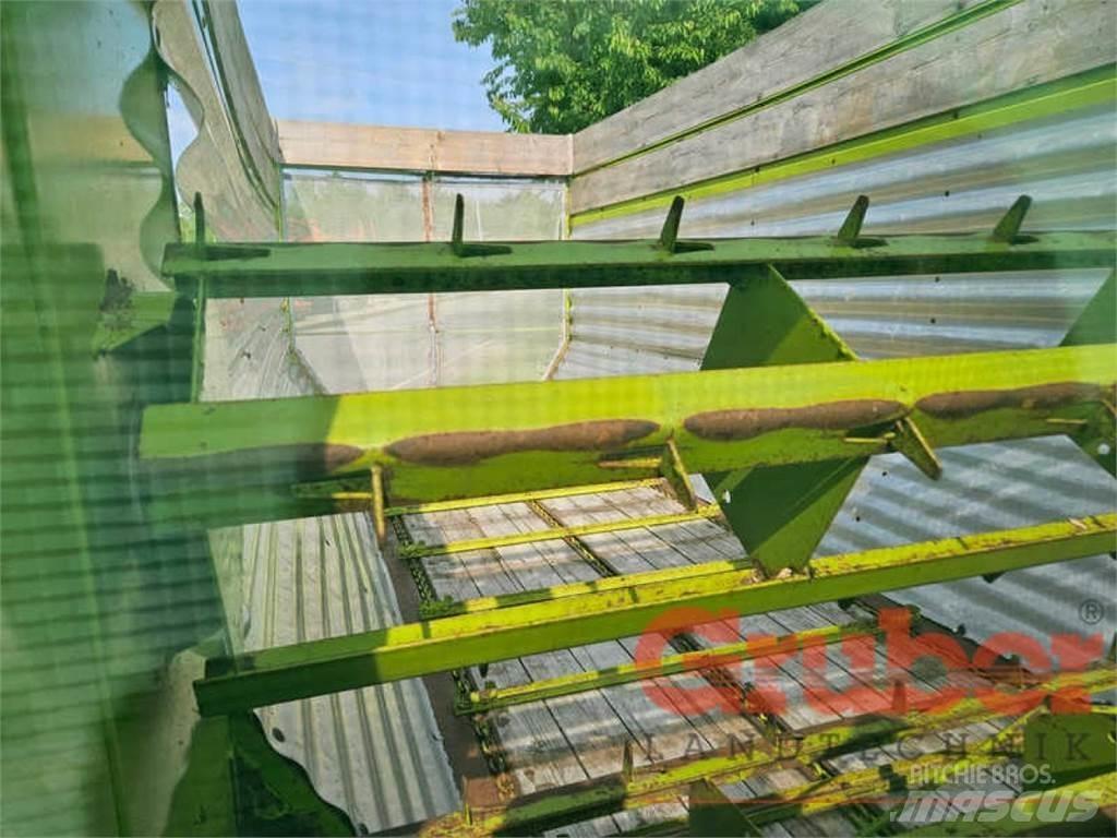 CLAAS Rapido 40 Self loading trailers