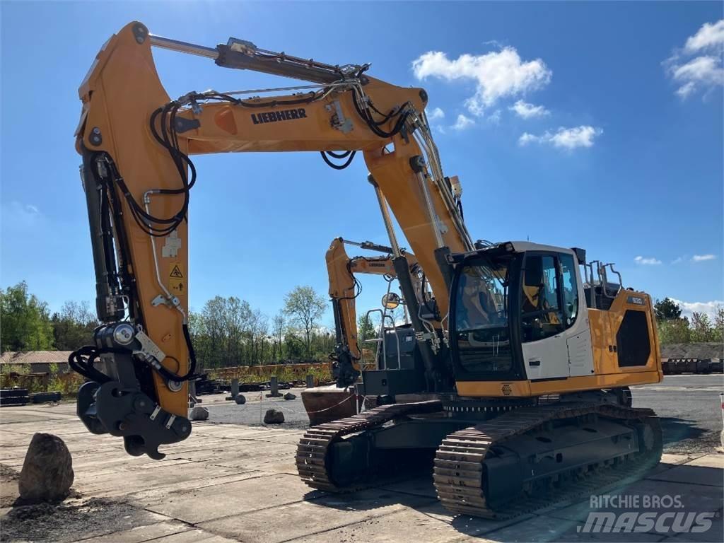 Liebherr R930 Crawler excavators