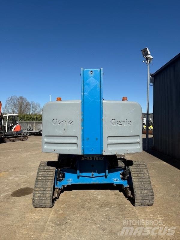 Genie S 45 Trax Telescopic boom lifts