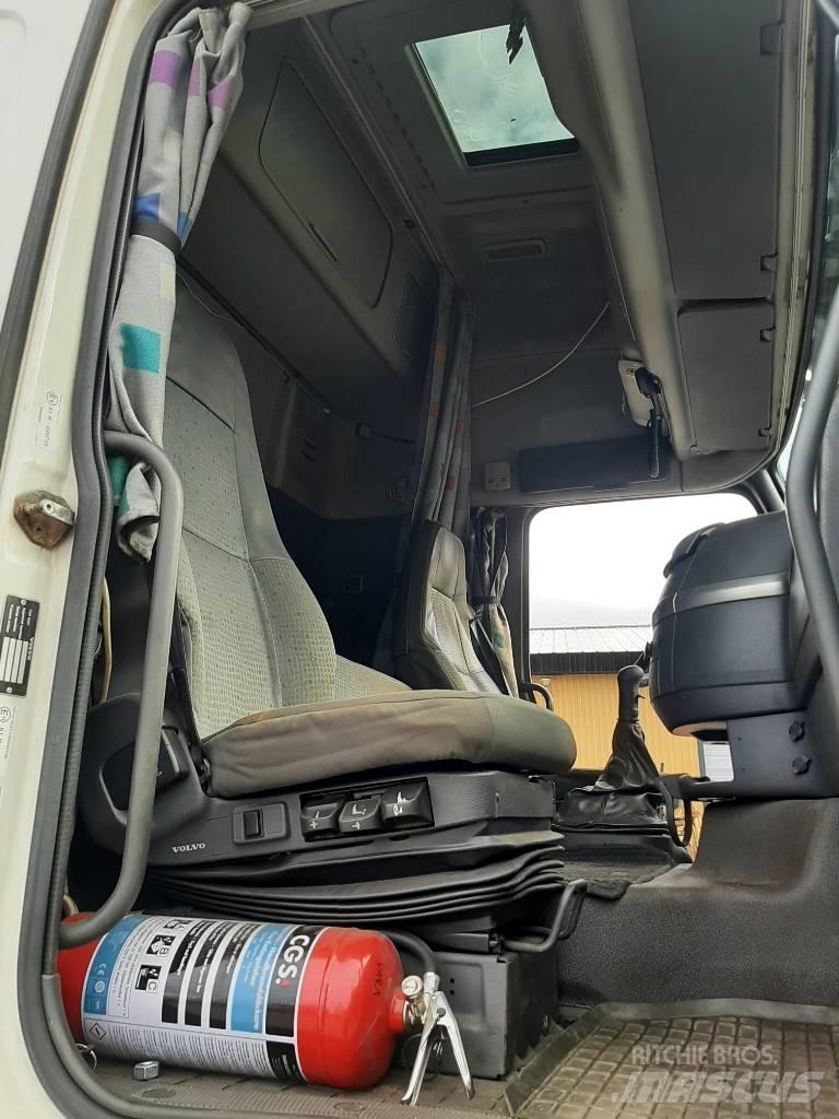 Volvo FH 12 Curtainsider trucks