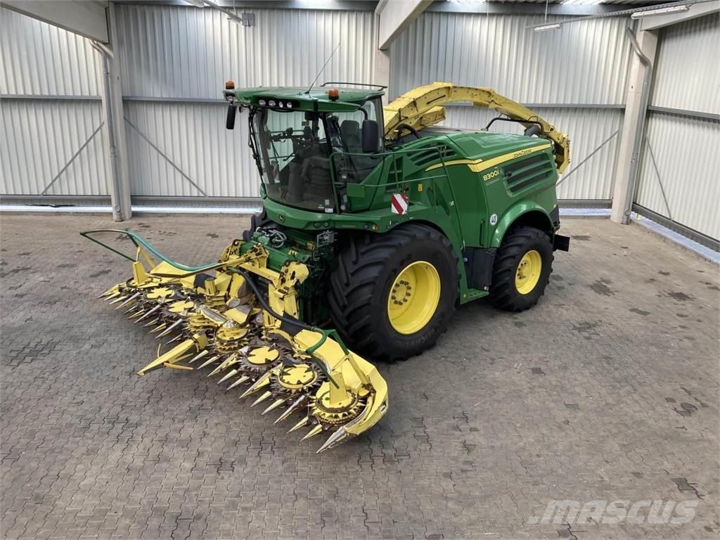 John Deere 8300 Self-propelled foragers