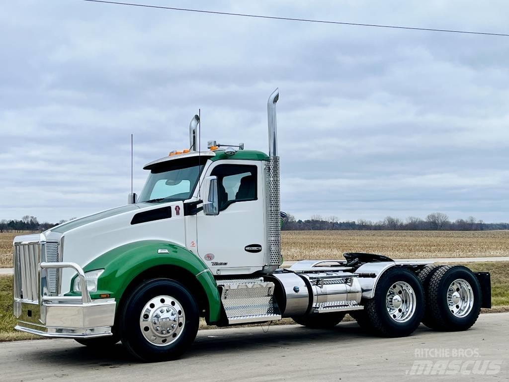 Kenworth T 880 Tractor Units